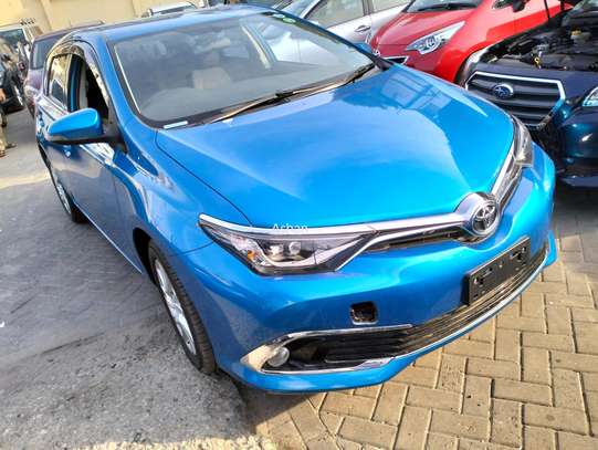 Toyota Auris mileage 7000kms only image 3