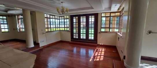 5 Bed House with En Suite in Runda image 4