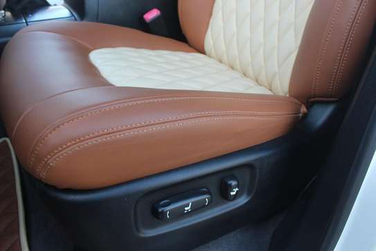 Toyota Landcruiser ZX 2014 60,000 Kms image 12