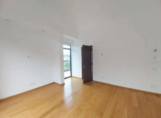 4 Bed Villa with En Suite at Garden Estate Road image 2