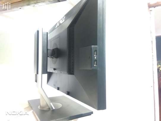 24iches  dell monitor with all ports image 1