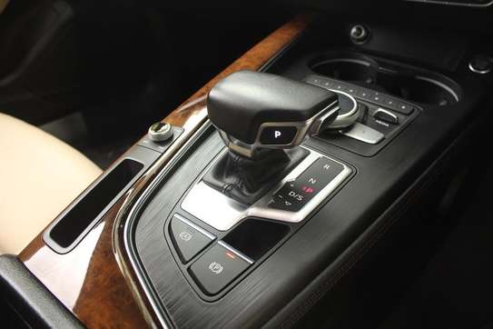 Audi A4 image 14