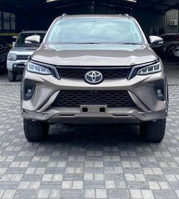 TOYOTA FORTUNER image 7
