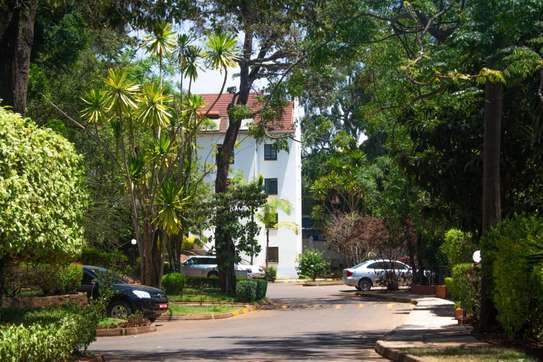 3 Bed Apartment with En Suite in Muthaiga image 24