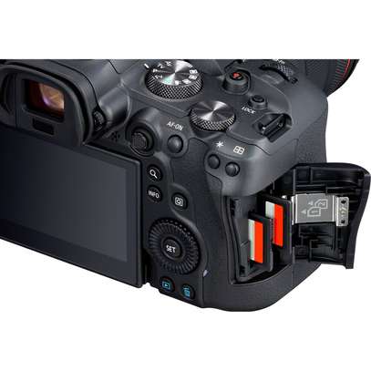 Canon EOS R6 Mirrorless Camera image 2