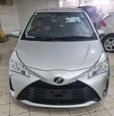 Toyota Vitz Silver 2018 1300cc image 2