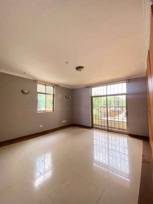 3 Bed Apartment with En Suite in Lavington image 10