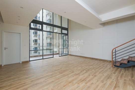4 Bed Apartment with En Suite in Riverside image 4