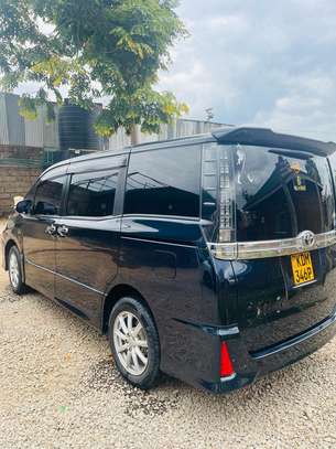 Toyota Voxy and Noah For Hire image 2