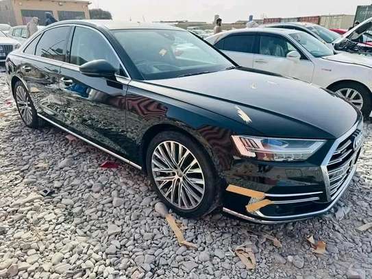 Audi Quattro A8 S-Line black 2019 image 2