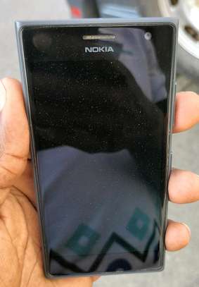 Nokia Lumia 735 Black and Green image 2