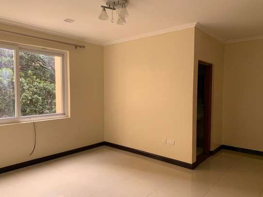 3 bedroom apartment all ensuite kilimani with Dsq image 6