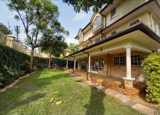 5 Bed Townhouse with En Suite in Lavington image 2