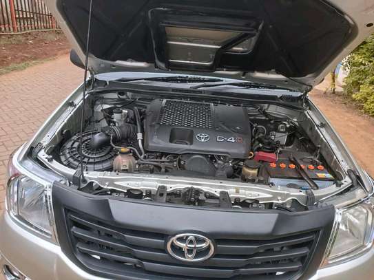 Toyota hilux single cab 2015 diesel image 5