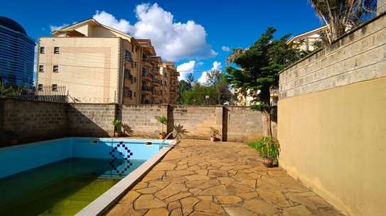4 Bed Apartment with En Suite at Rhapta Road image 8