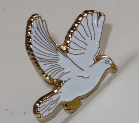 Dove of Peace Lapel Pin Badge image 4