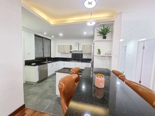 Serviced 4 Bed Apartment with En Suite at Kileleshwa image 8