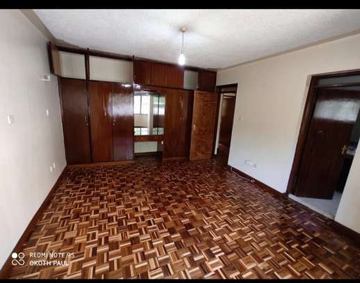 4 Bed Apartment  in Riverside image 9