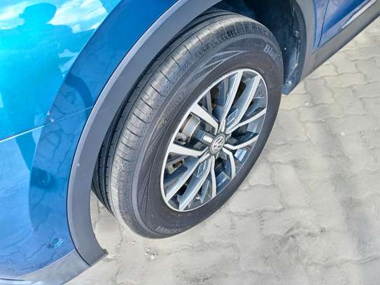 Volkswagen Tiguan blue image 5