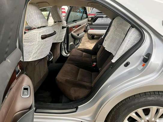 Toyota crown on special offer image 3