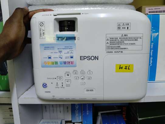 Epson CB X05 image 2