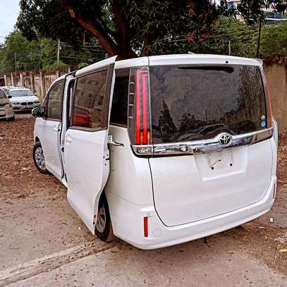 Toyota Esquire white 2018 2wd image 10