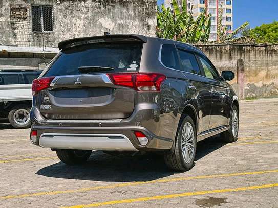 Mitsubishi outlander PHEV Gold 2018 image 10