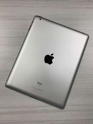 Apple iPad 2 - 16GB Black - Wi-Fi Only (A Grade) image 3