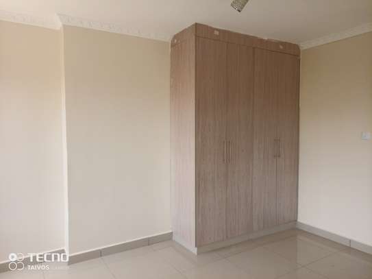 5 Bed House with En Suite at Mimosa Rd image 32