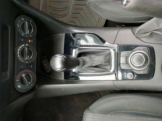 Mazda Axella image 4