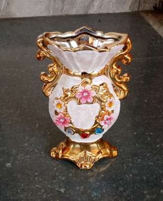 Ceramic gold vase image 2