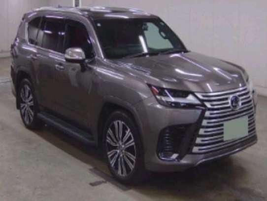 2023 Lexus LX600 image 1