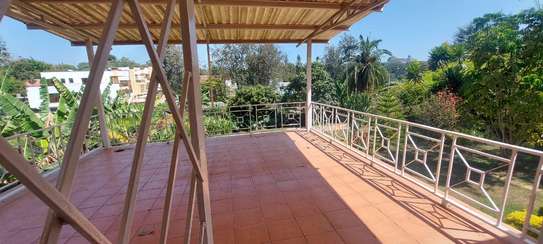 5 Bed House with En Suite in Kileleshwa image 9