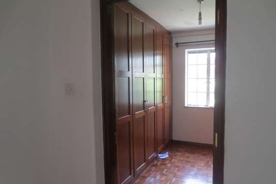 5 Bed Townhouse with En Suite in Rosslyn image 27