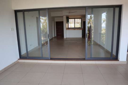 3 Bed Apartment with En Suite in Mombasa CBD image 9