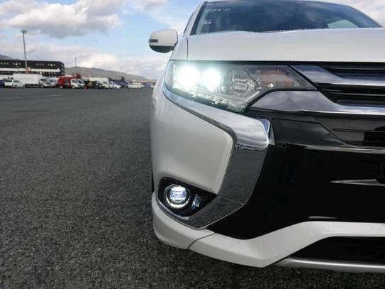 MITSUBISHI OUTLANDER (HIRE PURCHASE ACCEPTED) image 9