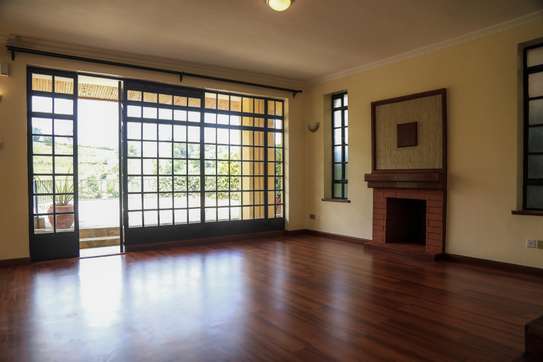 4 Bed House with En Suite in Redhill image 39