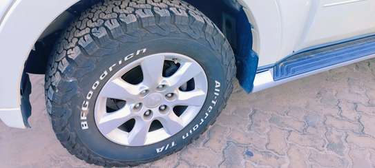 Mitsubishi Exceed DiT 2017 white image 3