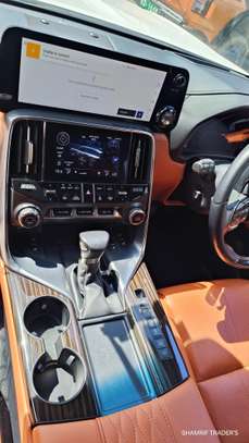 Lexus LX600 VVIP Class 2023 image 6