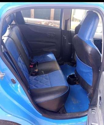 Well Maintained Toyota Vitz image 2