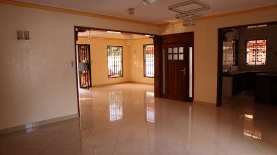 4 Bed House with En Suite at Nyali image 17