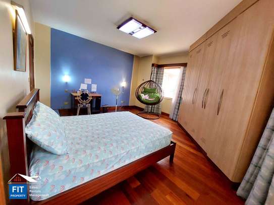 3 Bed Apartment with En Suite in Parklands image 2