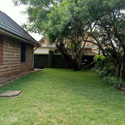 5 Bed Townhouse with En Suite in Kileleshwa image 4