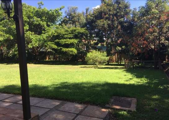 4 Bed Townhouse with Garden in Gigiri image 2
