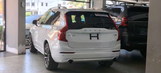 Volvo XC90 T5 AWD 2019 Sunroof image 11