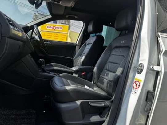 Volkswagen Tiguan white 2018 image 10