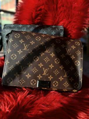 *Rare Designer Quality Leather Sling Bag Money Bag* image 2