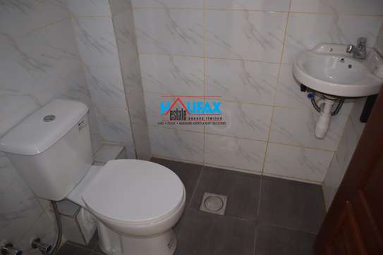 Shop with Backup Generator in Parklands image 12