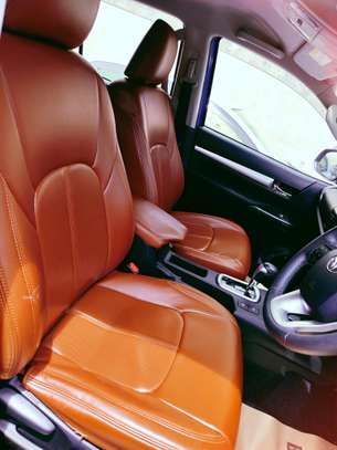 Toyota Hilux double cabin blue 2017 Diesel cab image 5