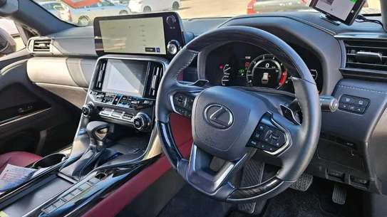 Lexus lx600 image 8
